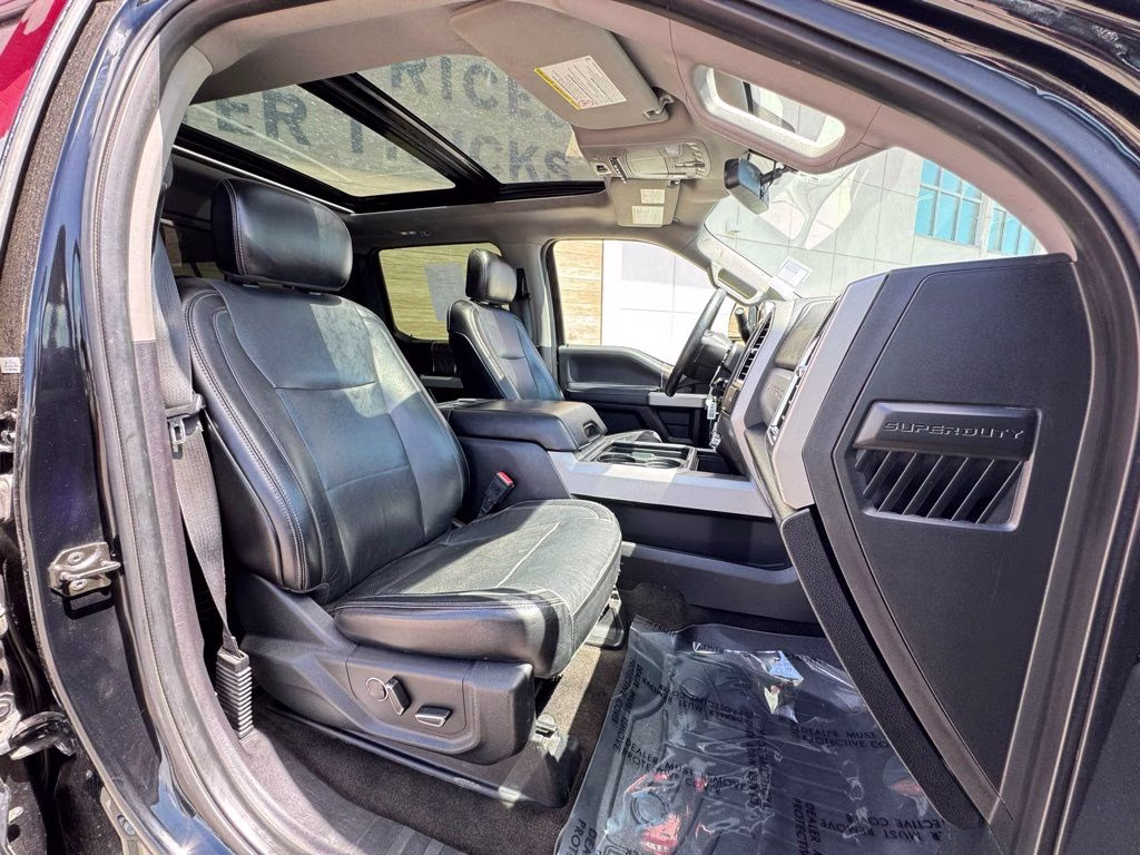 2018 Shadow Black Ford Super Duty F-250 SRW Lariat 4X4 Truck
