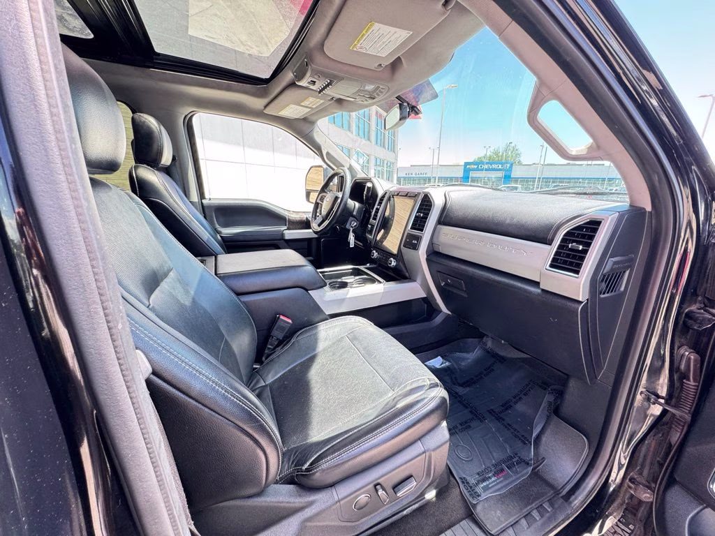 2018 Shadow Black Ford Super Duty F-250 SRW Lariat 4X4 Truck