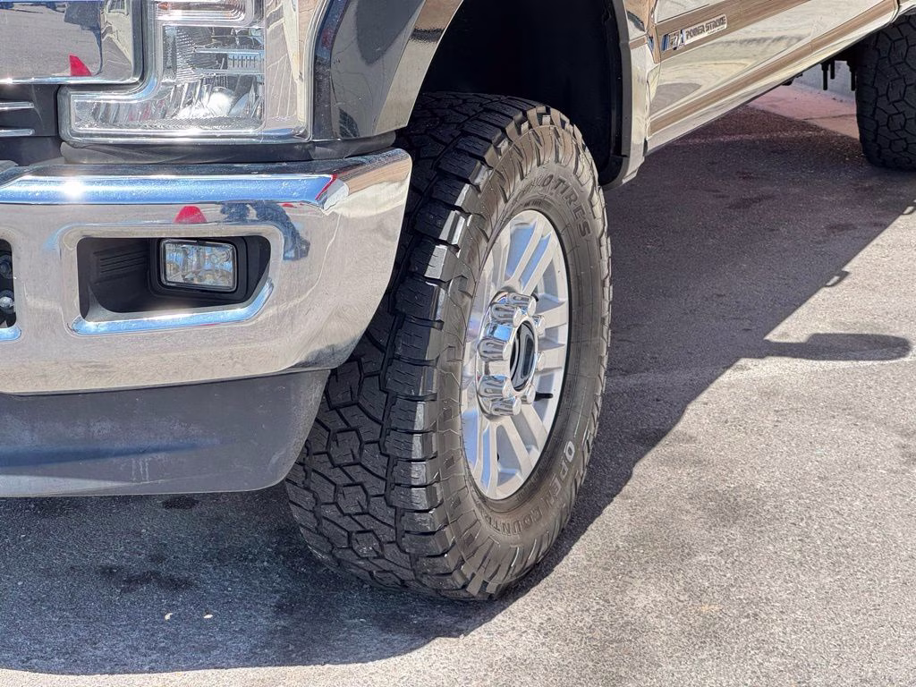 2018 Shadow Black Ford Super Duty F-250 SRW Lariat 4X4 Truck