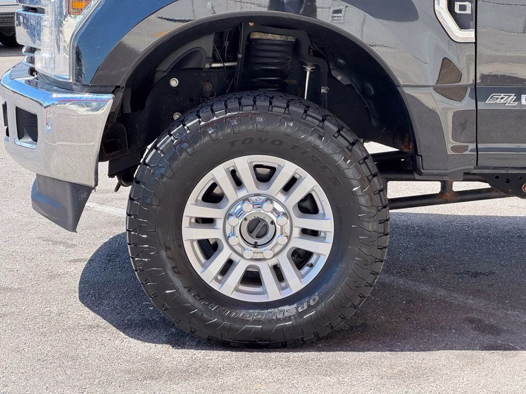 2018 Shadow Black Ford Super Duty F-250 SRW Lariat 4X4 Truck