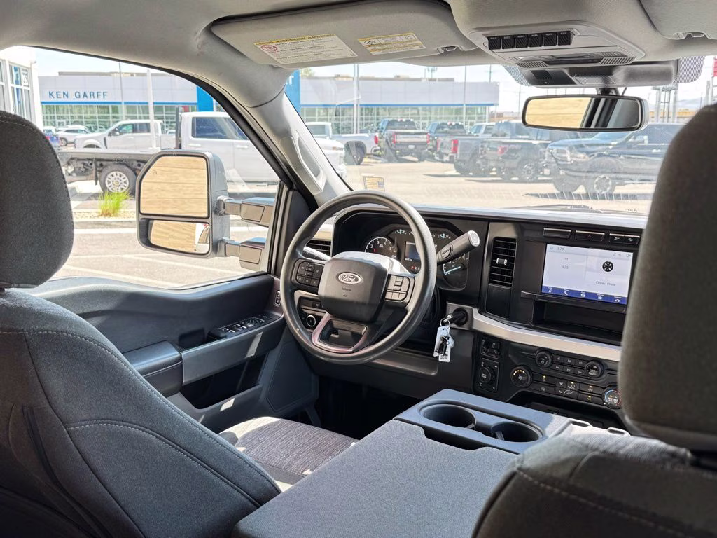 2023 White Ford Super Duty F-350 SRW XLT 4X4 Truck