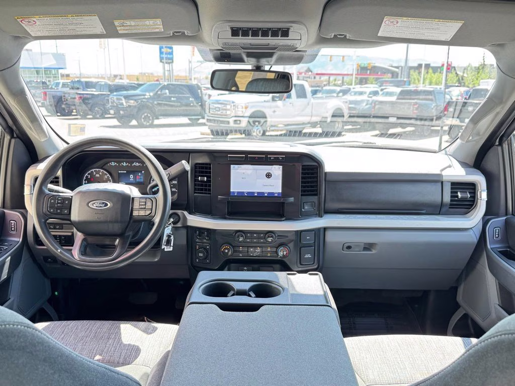 2023 White Ford Super Duty F-350 SRW XLT 4X4 Truck