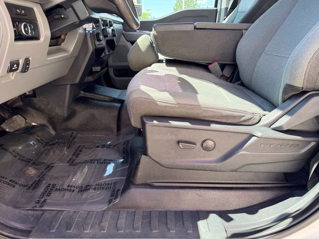 2023 White Ford Super Duty F-350 SRW XLT 4X4 Truck