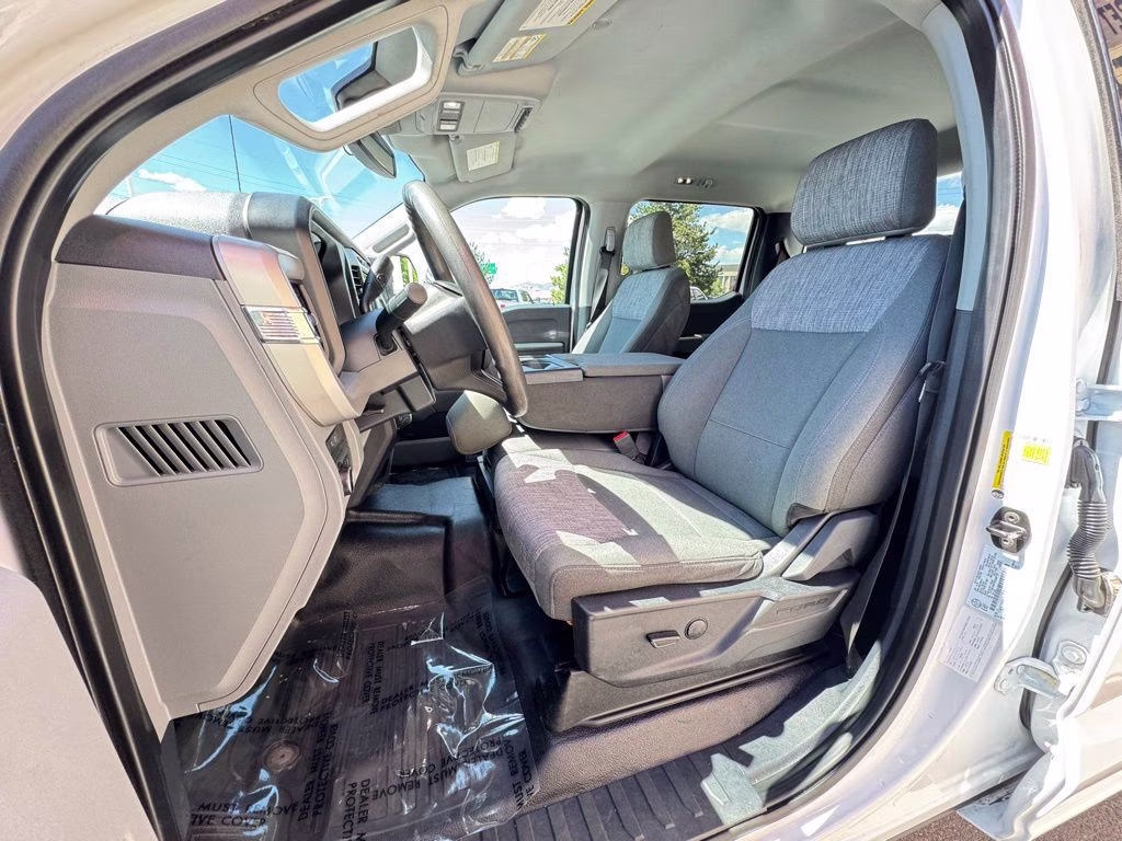 2023 White Ford Super Duty F-350 SRW XLT 4X4 Truck
