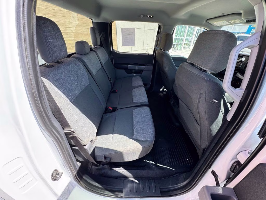 2023 White Ford Super Duty F-350 SRW XLT 4X4 Truck