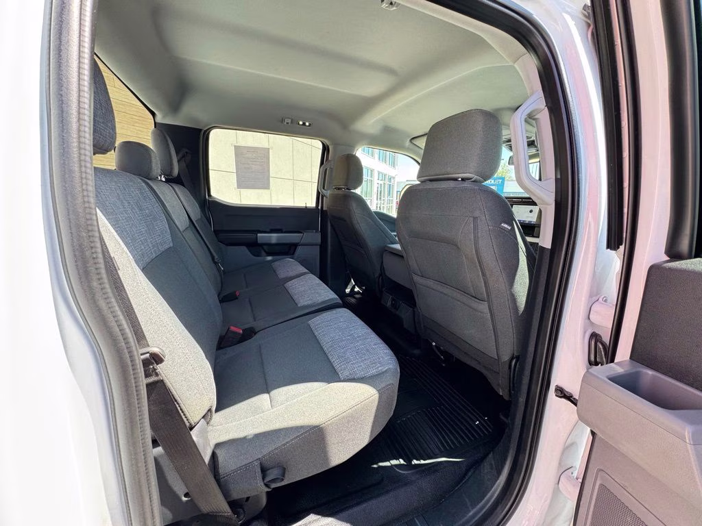 2023 White Ford Super Duty F-350 SRW XLT 4X4 Truck