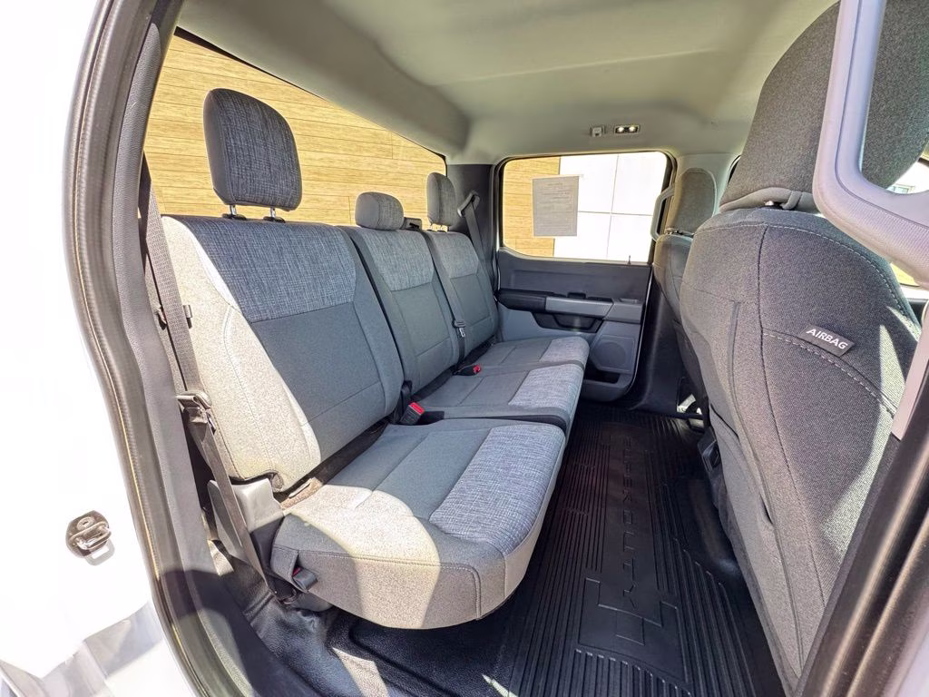 2023 White Ford Super Duty F-350 SRW XLT 4X4 Truck