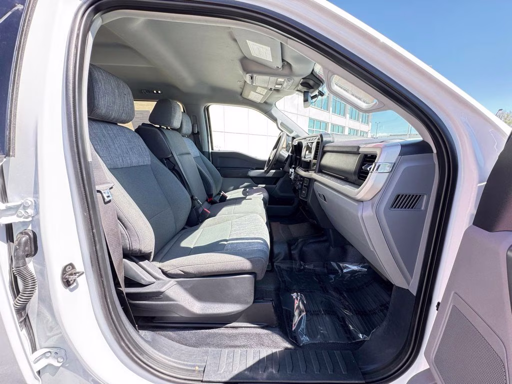 2023 White Ford Super Duty F-350 SRW XLT 4X4 Truck