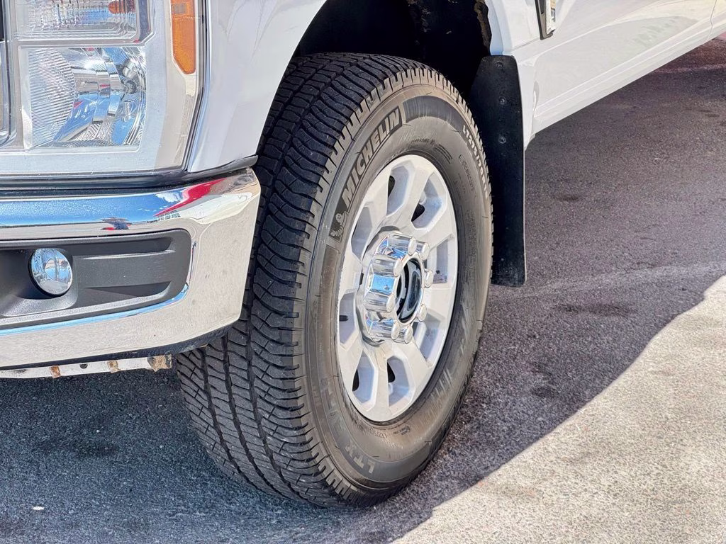 2023 White Ford Super Duty F-350 SRW XLT 4X4 Truck