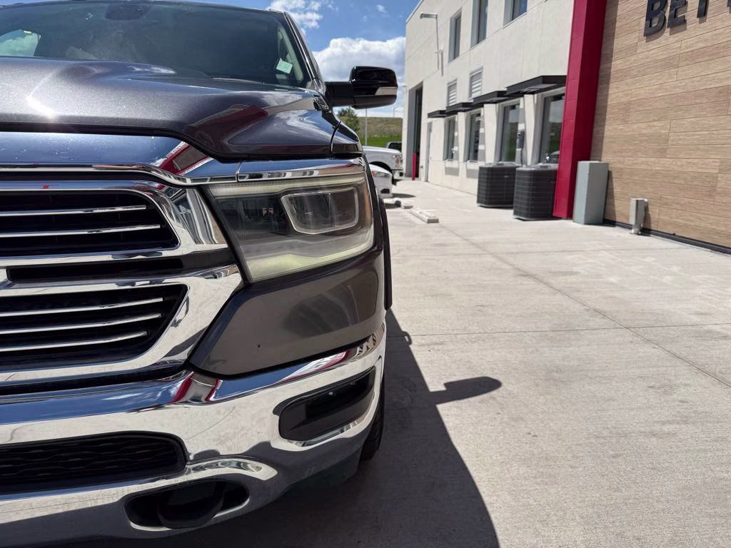 2019 Granite Crystal Metallic Clearcoat Ram 1500 Laramie 4X4 Truck