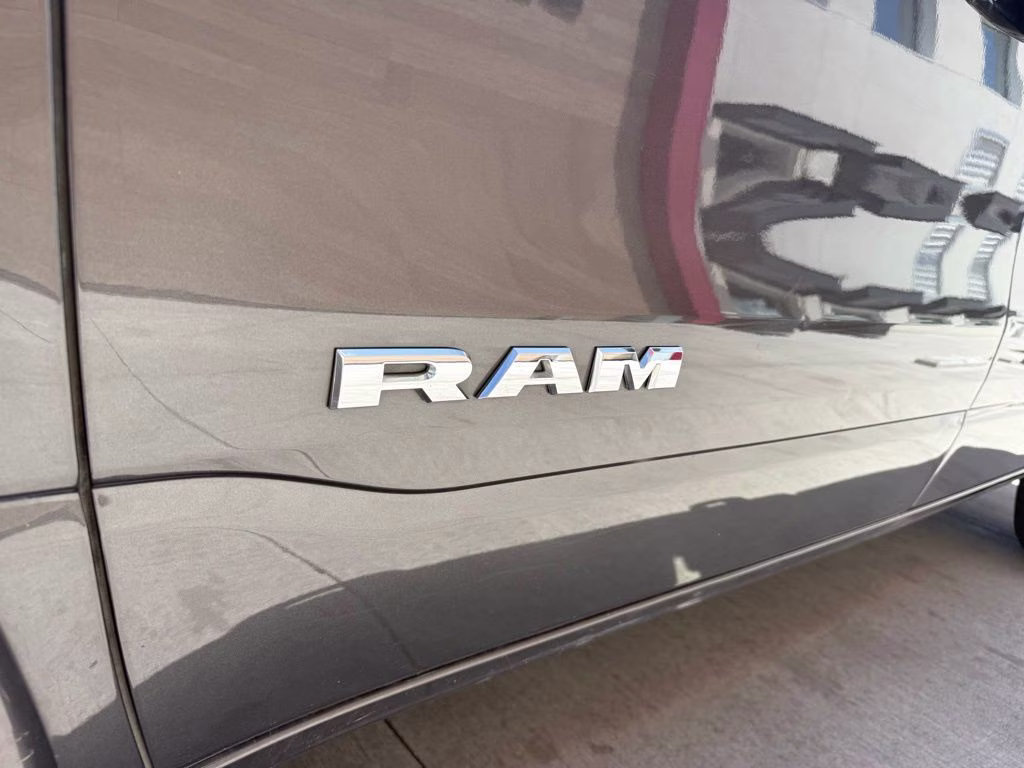 2019 Granite Crystal Metallic Clearcoat Ram 1500 Laramie 4X4 Truck