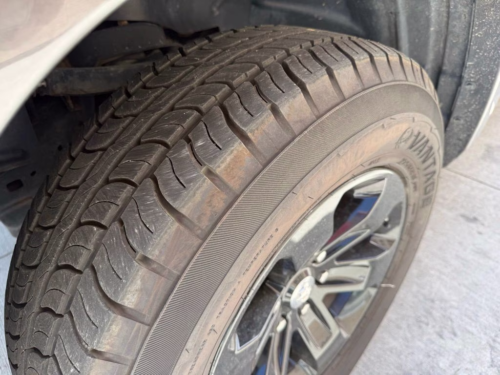 2019 Granite Crystal Metallic Clearcoat Ram 1500 Laramie 4X4 Truck