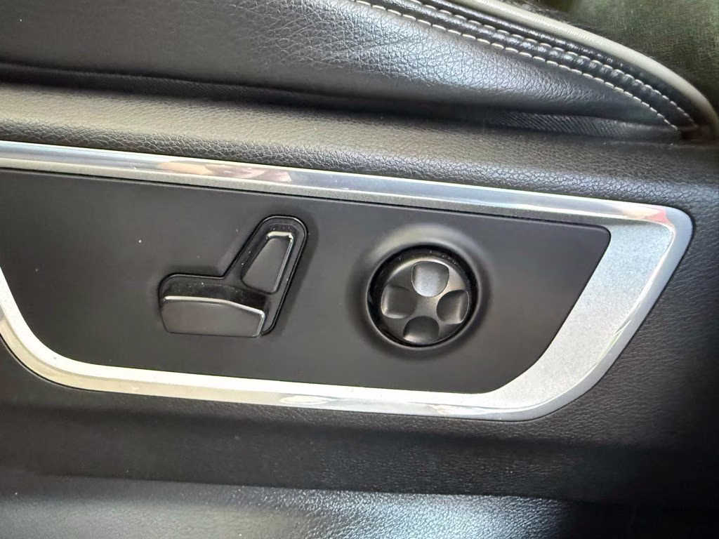 2019 Granite Crystal Metallic Clearcoat Ram 1500 Laramie 4X4 Truck