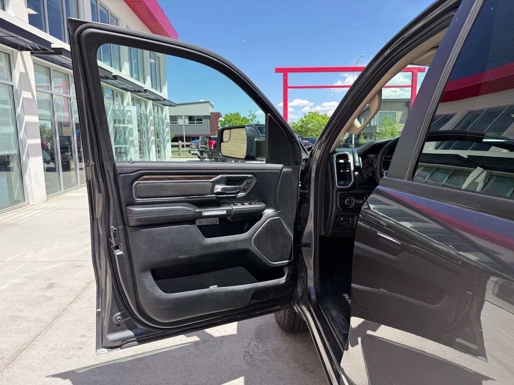 2019 Granite Crystal Metallic Clearcoat Ram 1500 Laramie 4X4 Truck