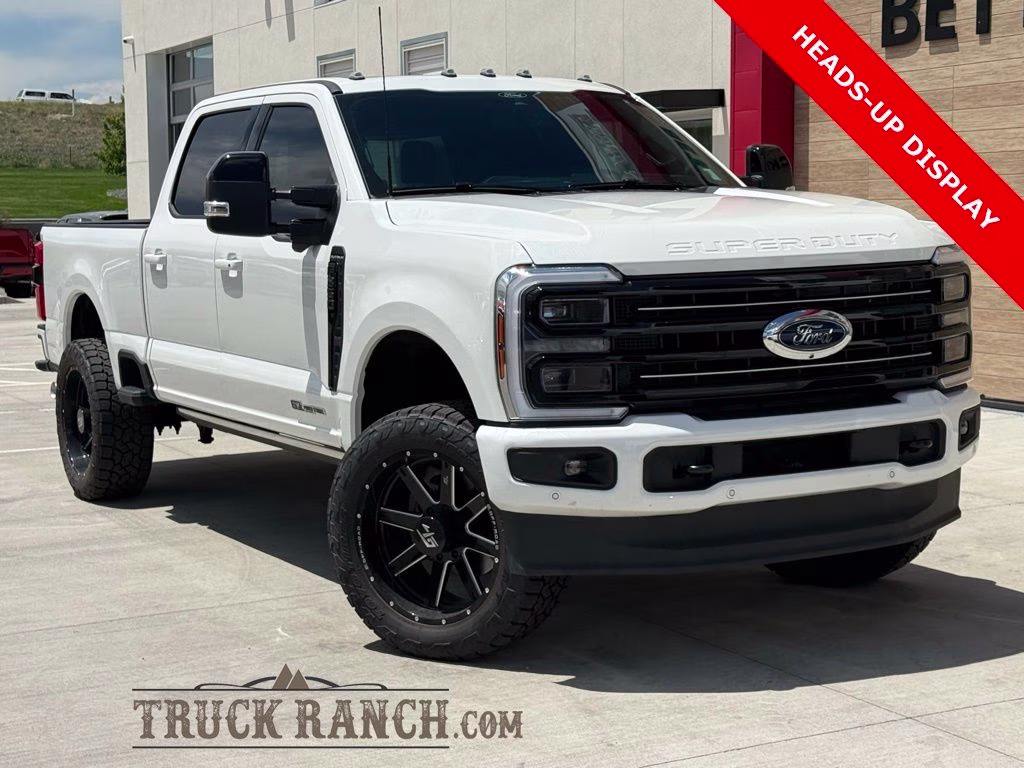 2025 Star White Metallic Tri-Coat Ford Super Duty F-350 SRW Platinum 4X4 Truck