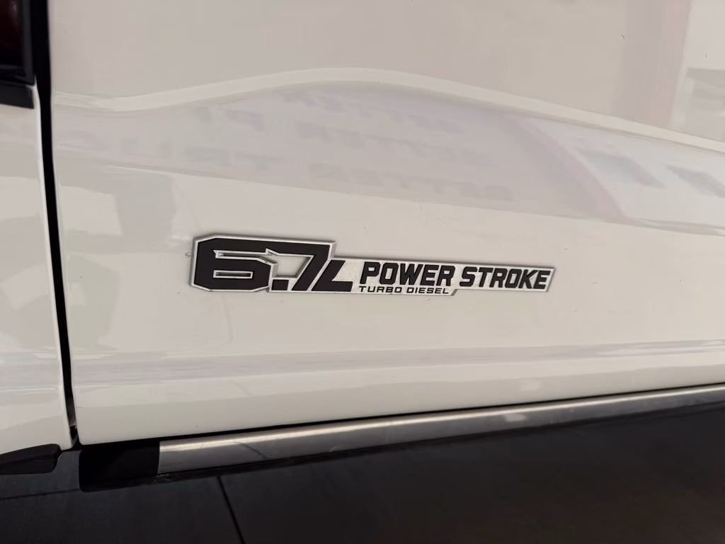 2025 Star White Metallic Tri-Coat Ford Super Duty F-350 SRW Platinum 4X4 Truck