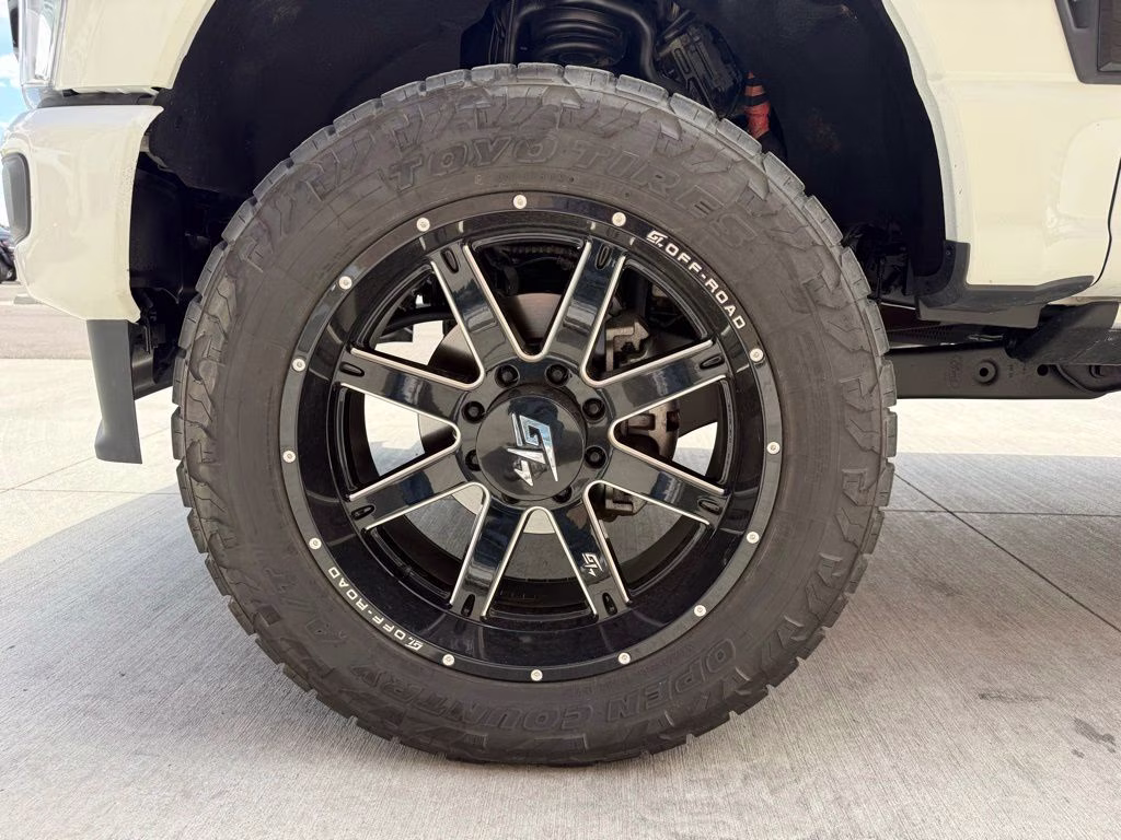 2025 Star White Metallic Tri-Coat Ford Super Duty F-350 SRW Platinum 4X4 Truck