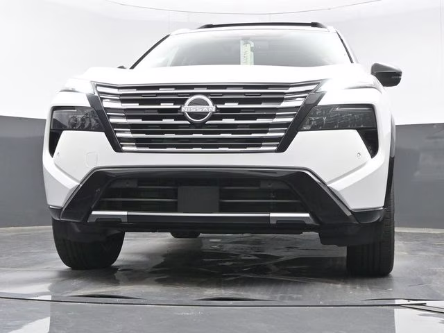 2026 Everest White Pearl/Super Black Nissan Rogue Platinum AWD SUV