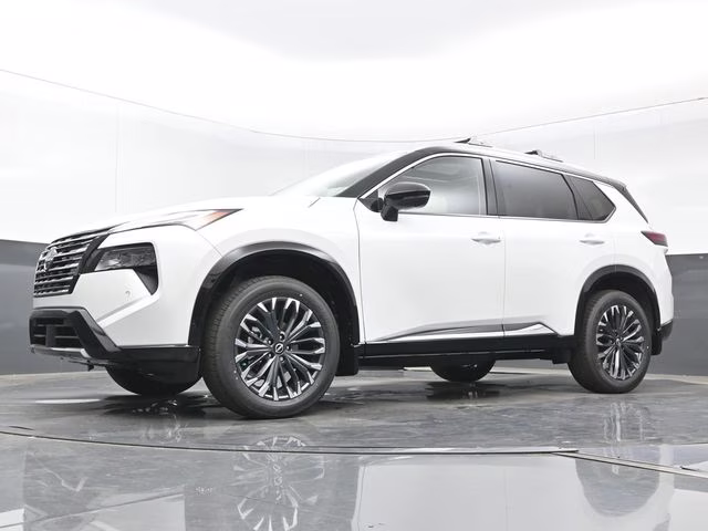 2026 Everest White Pearl/Super Black Nissan Rogue Platinum AWD SUV