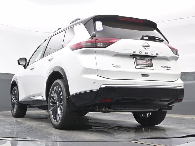 2026 Everest White Pearl/Super Black Nissan Rogue Platinum AWD SUV