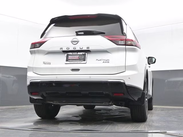 2026 Everest White Pearl/Super Black Nissan Rogue Platinum AWD SUV