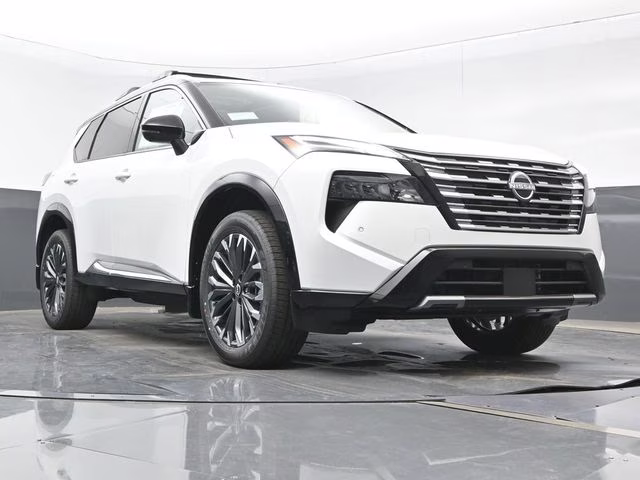 2026 Everest White Pearl/Super Black Nissan Rogue Platinum AWD SUV