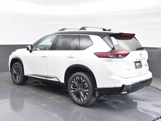 2026 Everest White Pearl/Super Black Nissan Rogue Platinum AWD SUV