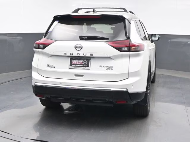 2026 Everest White Pearl/Super Black Nissan Rogue Platinum AWD SUV