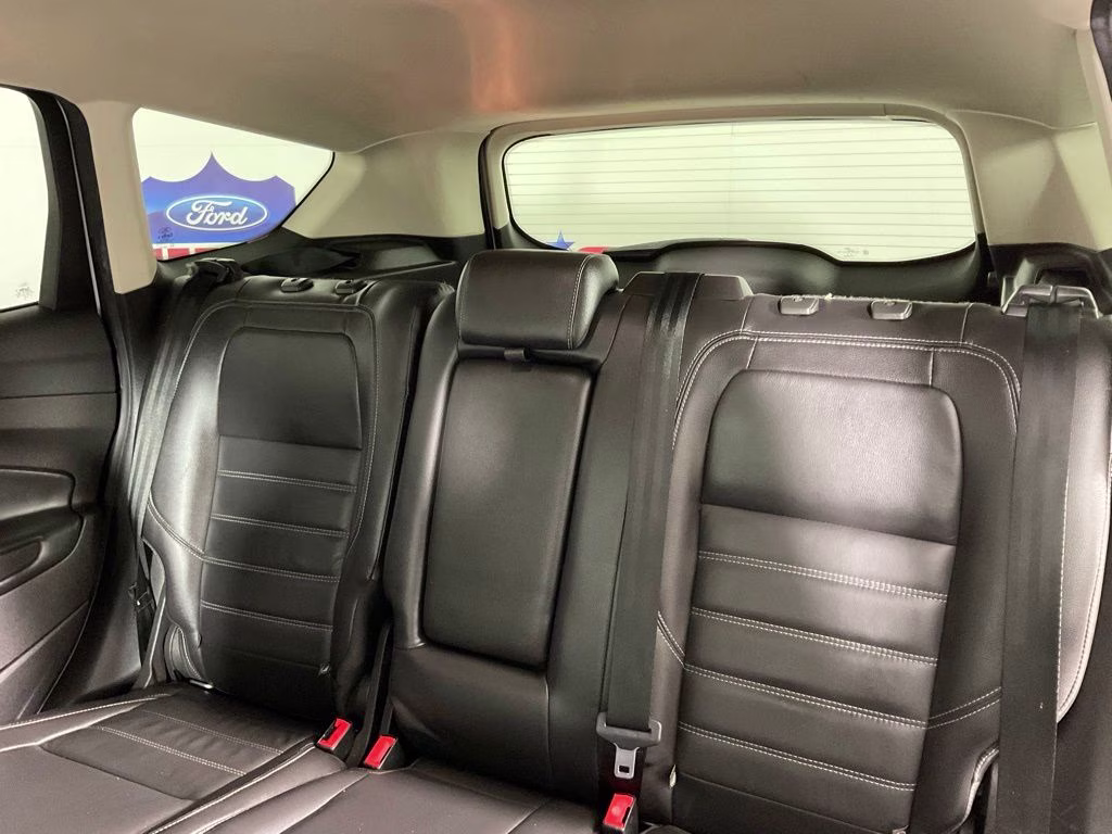 2018 White Platinum Clearcoat Metallic Ford Escape SEL FWD SUV