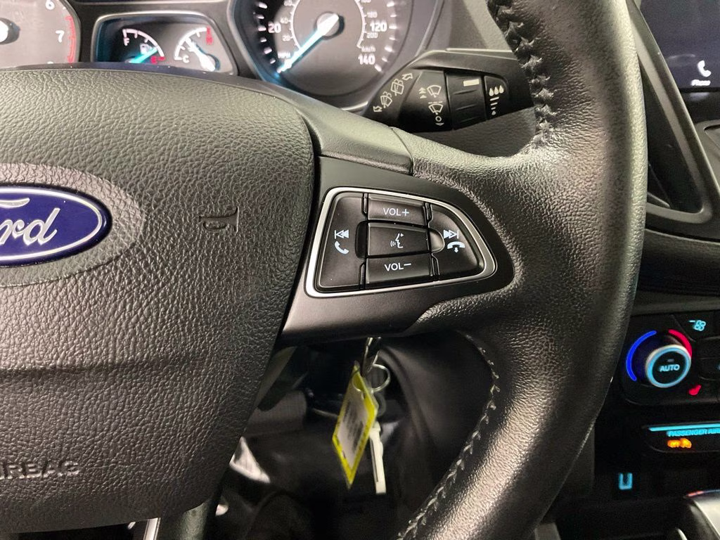 2018 White Platinum Clearcoat Metallic Ford Escape SEL FWD SUV