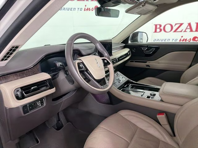 2024 Pearl Metallic Lincoln Aviator Reserve RWD SUV