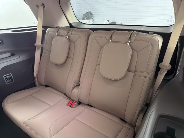 2024 Pearl Metallic Lincoln Aviator Reserve RWD SUV
