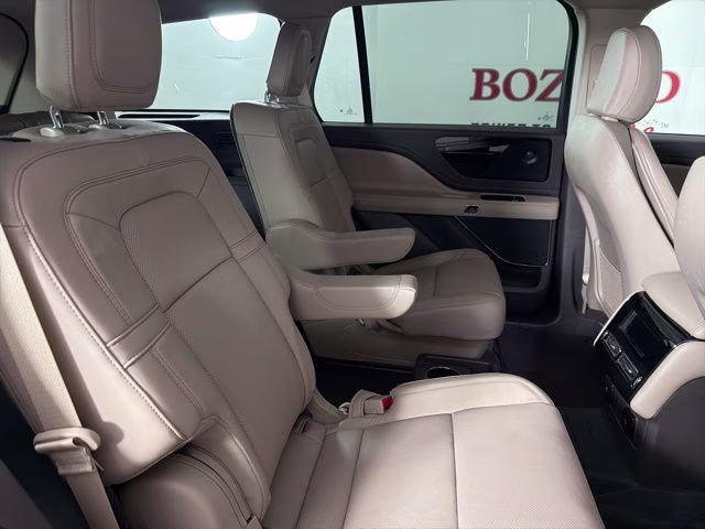 2024 Pearl Metallic Lincoln Aviator Reserve RWD SUV