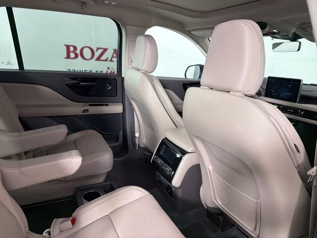 2024 Pearl Metallic Lincoln Aviator Reserve RWD SUV