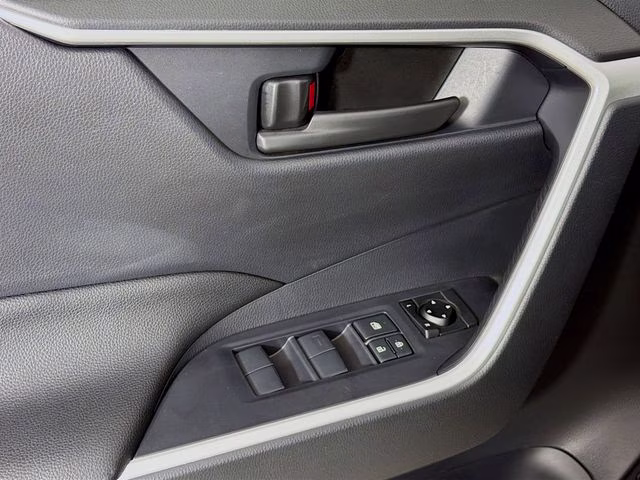 2024 Silver Sky Metallic Toyota RAV4 Hybrid LE AWD SUV
