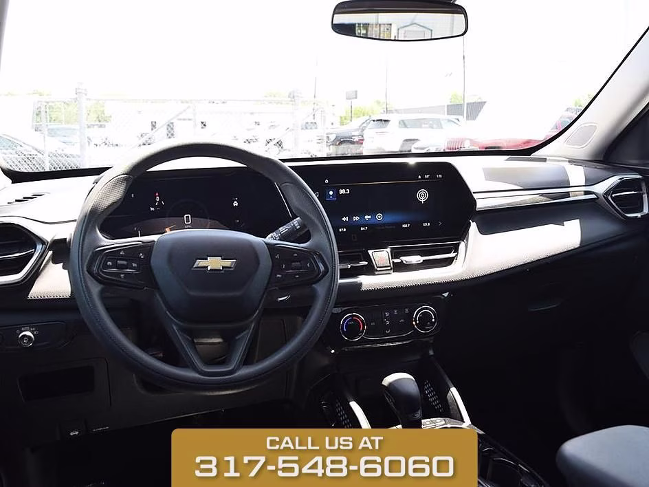 2025 Summit White Chevrolet Trailblazer LT FWD SUV