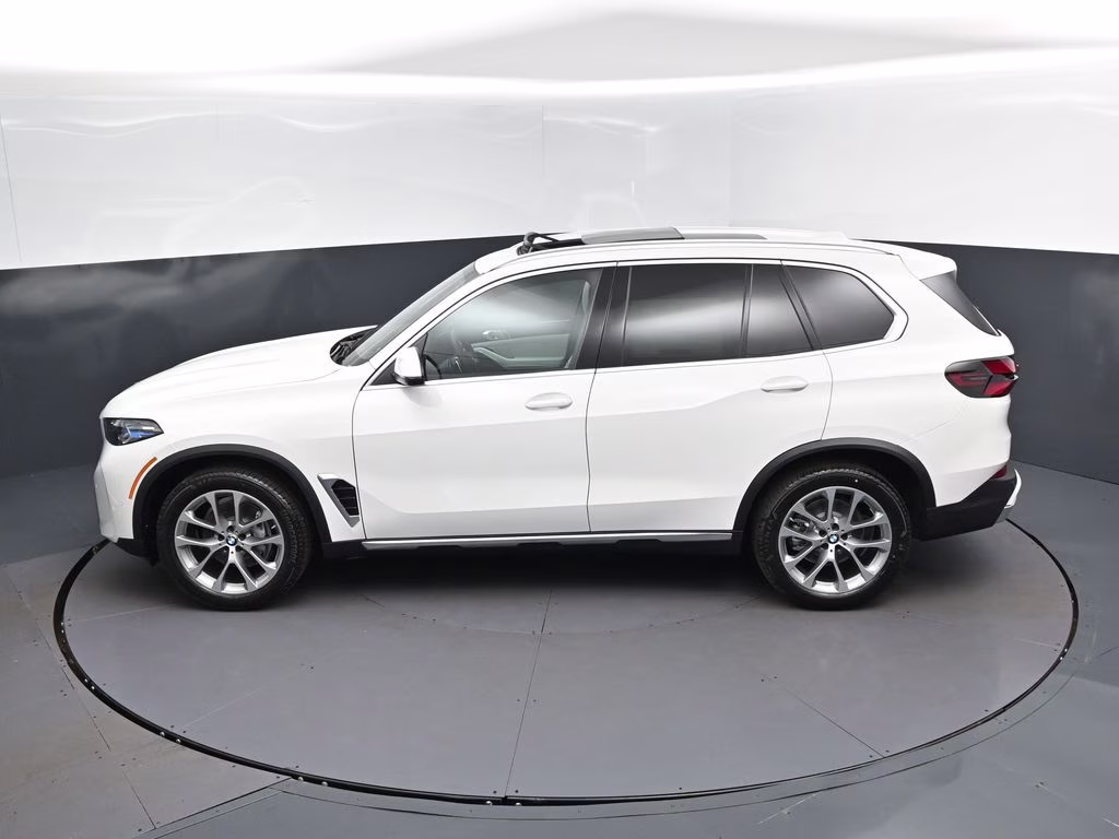 2026 Alpine White BMW X5 sDrive40i RWD SUV