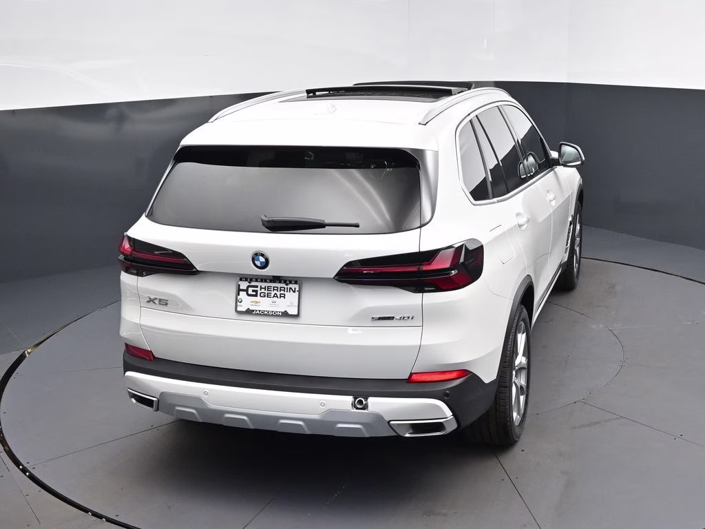 2026 Alpine White BMW X5 sDrive40i RWD SUV