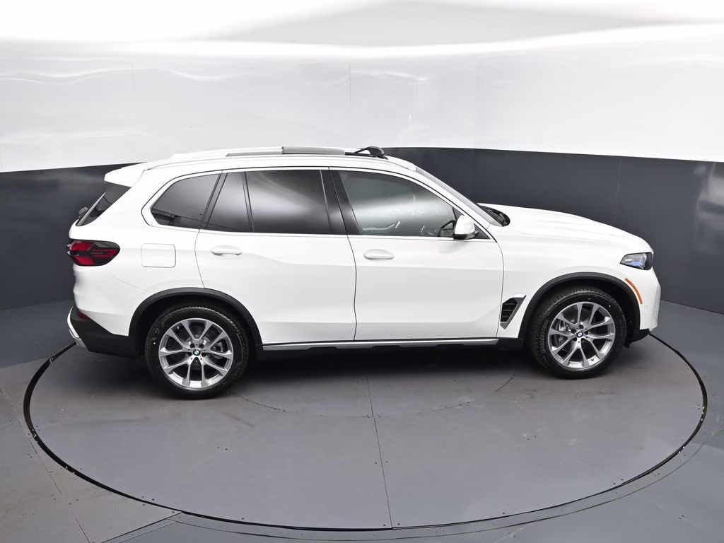 2026 Alpine White BMW X5 sDrive40i RWD SUV