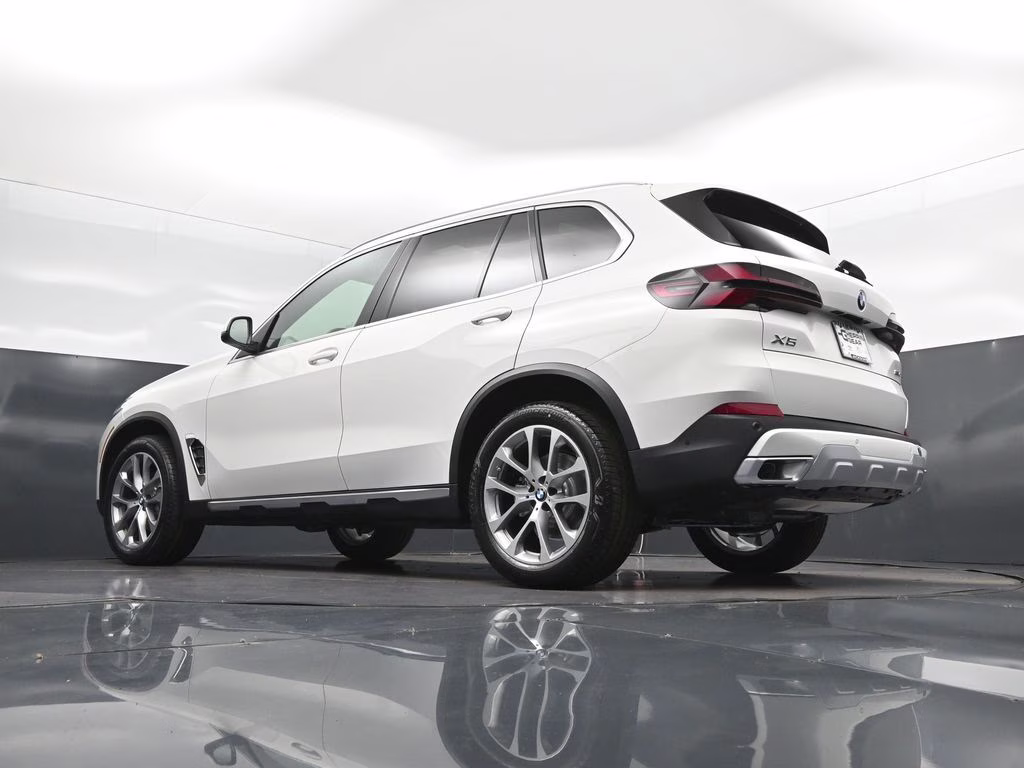 2026 Alpine White BMW X5 sDrive40i RWD SUV