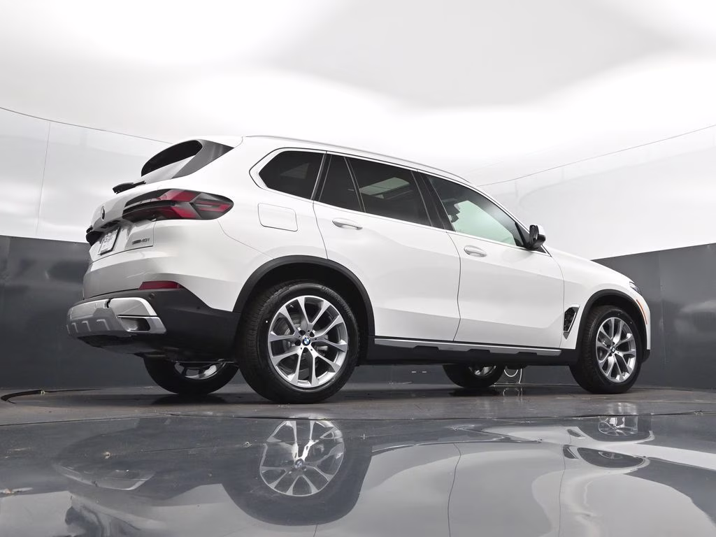 2026 Alpine White BMW X5 sDrive40i RWD SUV