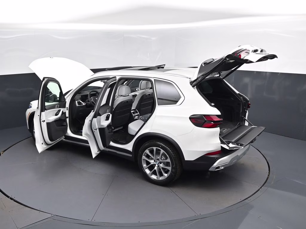 2026 Alpine White BMW X5 sDrive40i RWD SUV