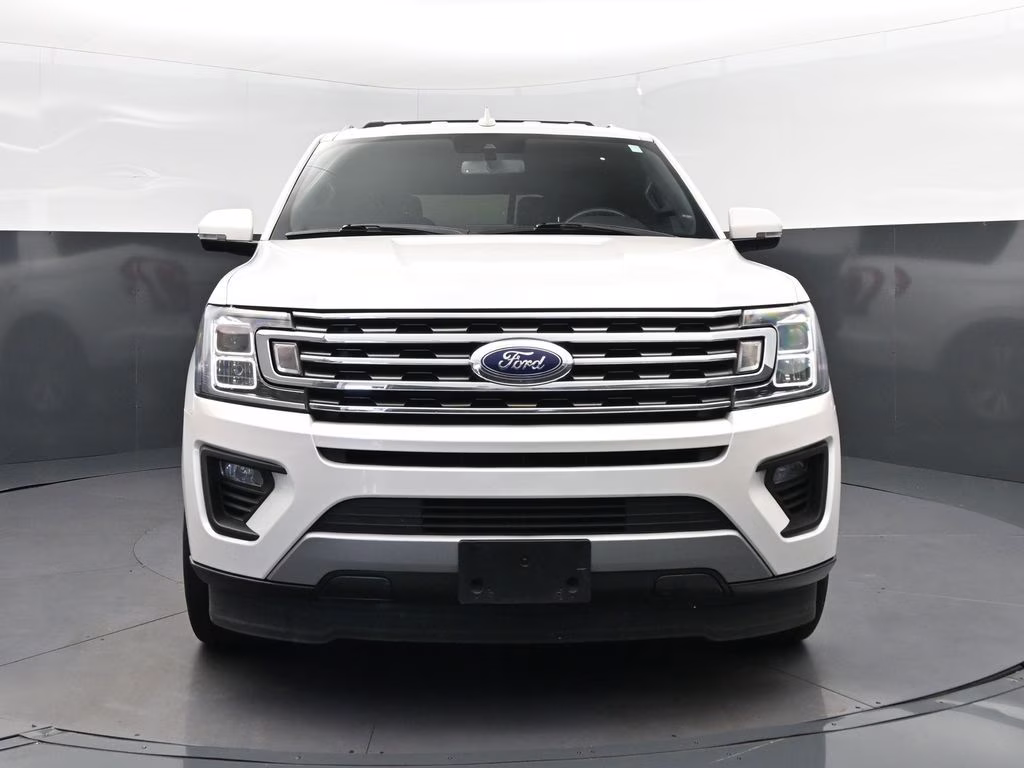 2019 White Platinum Clearcoat Metallic Ford Expedition XLT RWD SUV