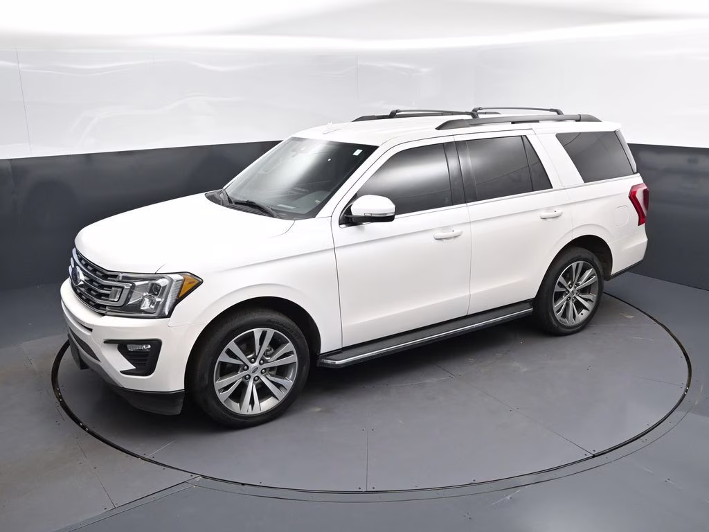 2019 White Platinum Clearcoat Metallic Ford Expedition XLT RWD SUV