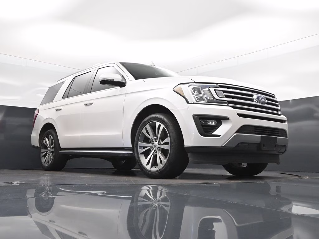 2019 White Platinum Clearcoat Metallic Ford Expedition XLT RWD SUV