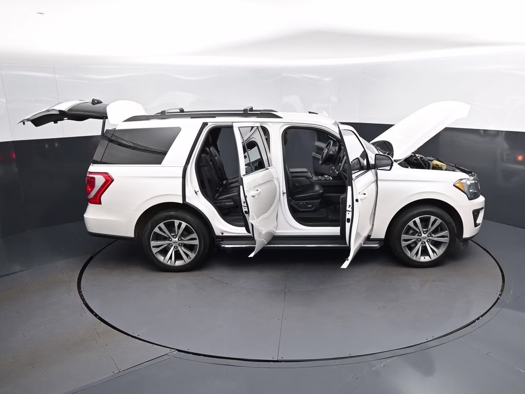 2019 White Platinum Clearcoat Metallic Ford Expedition XLT RWD SUV