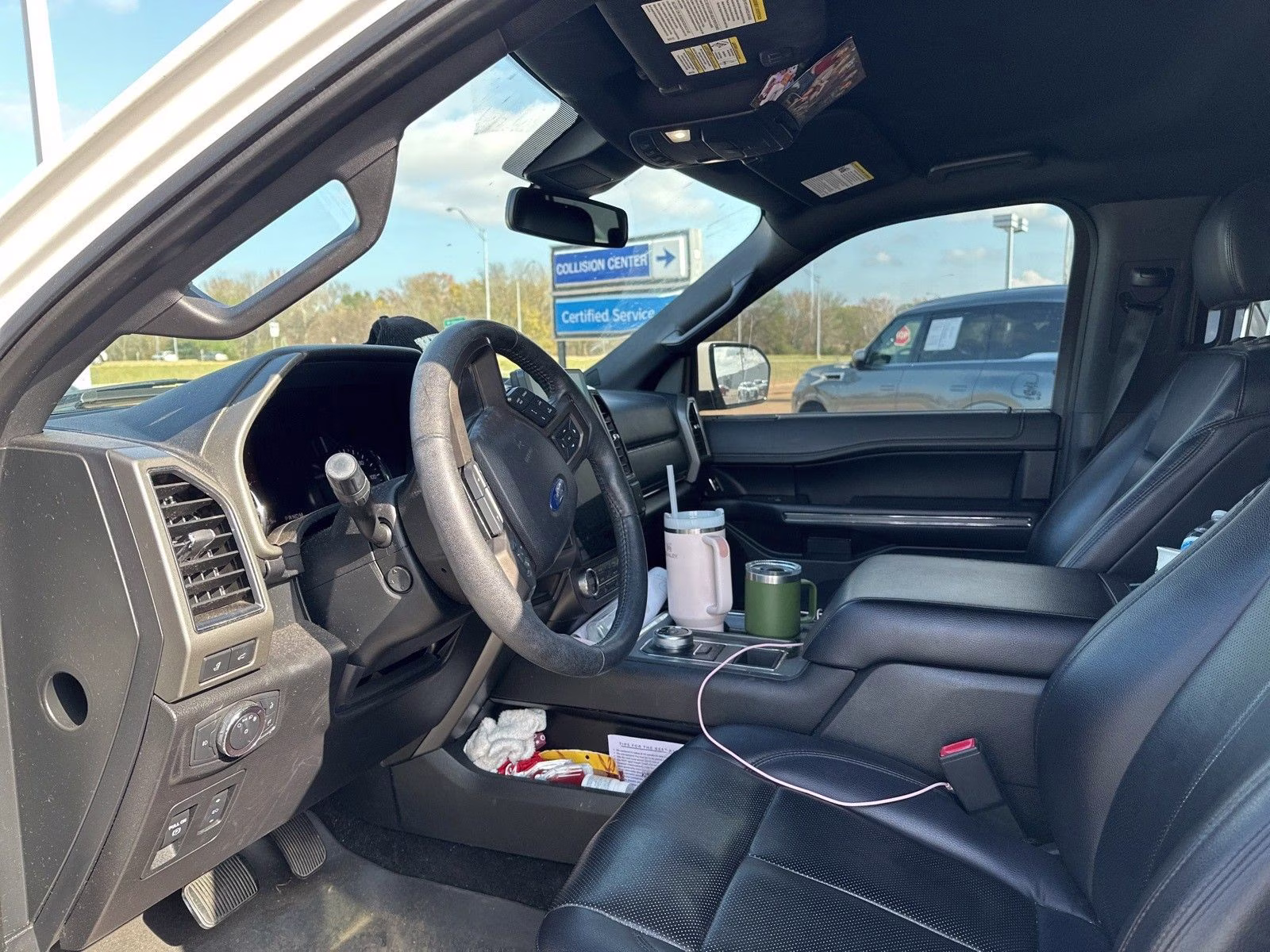 2019 White Platinum Clearcoat Metallic Ford Expedition XLT RWD SUV