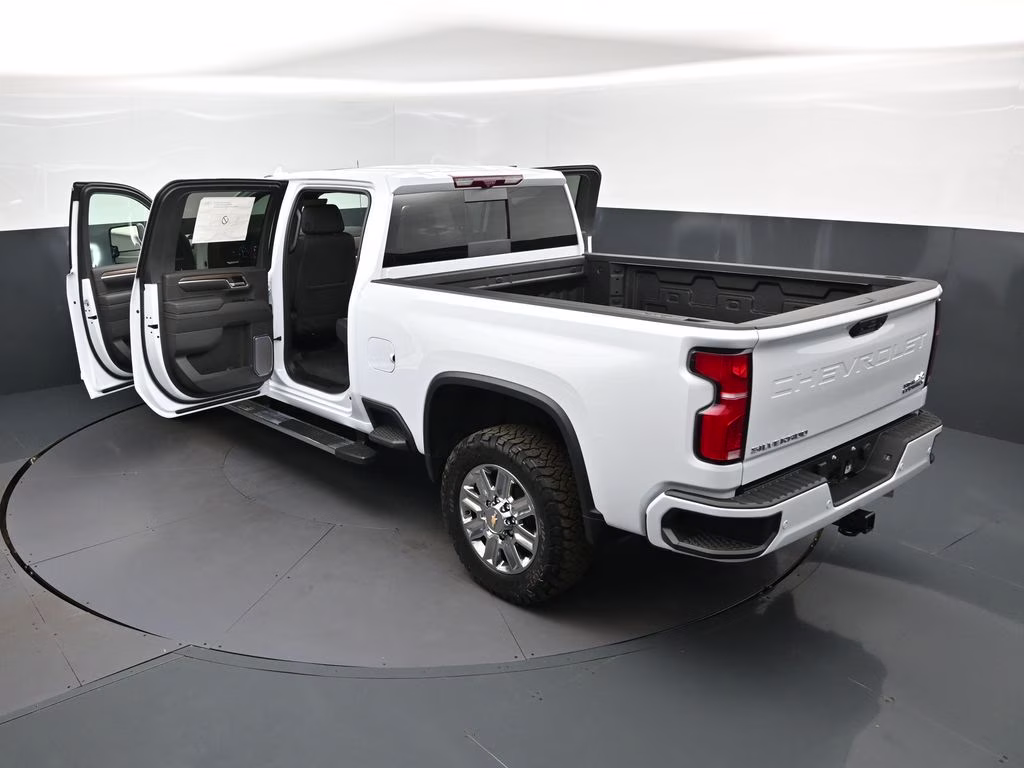 2026 Polar White Chevrolet Silverado 2500HD High Country 4X4 Truck