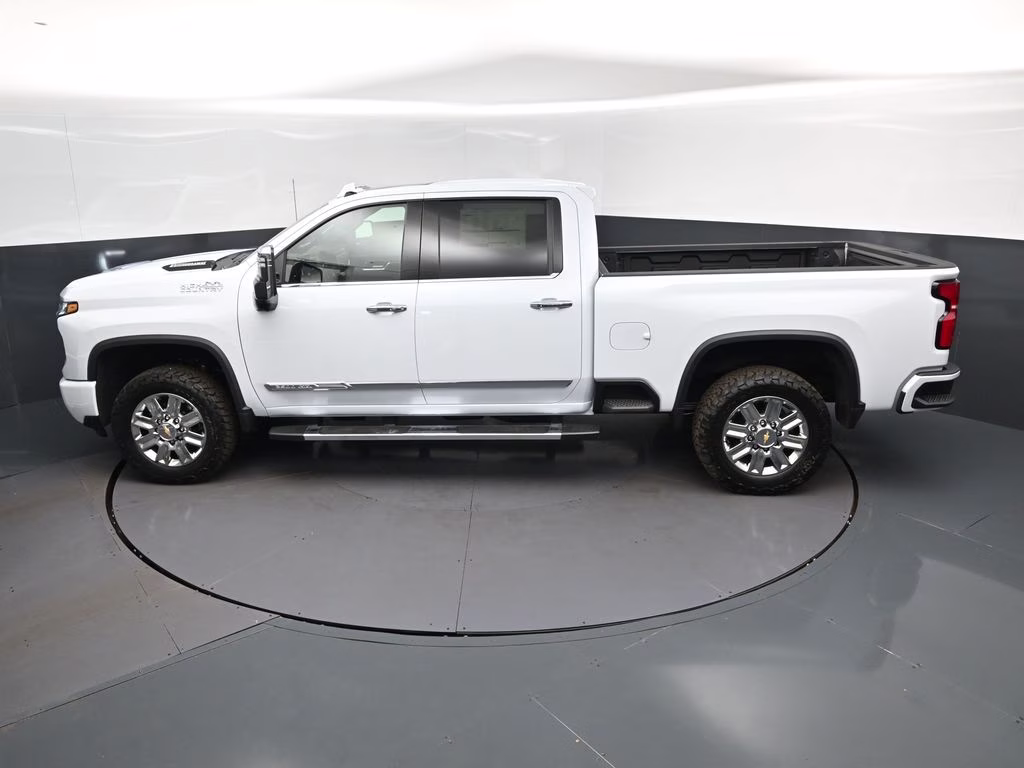 2026 Polar White Chevrolet Silverado 2500HD High Country 4X4 Truck