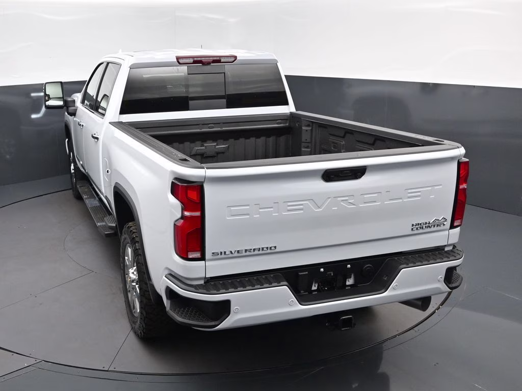 2026 Polar White Chevrolet Silverado 2500HD High Country 4X4 Truck